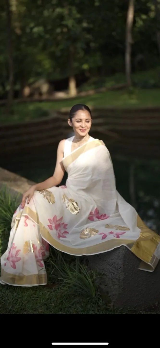 Lotus with Gold Foil Leaves Saree - Image 2